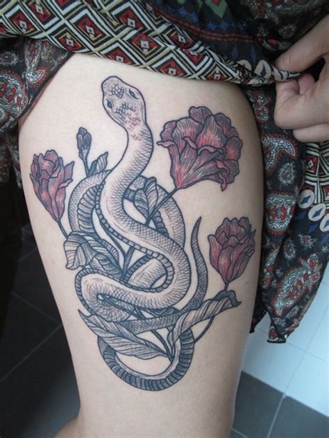 These tattoos have definite auras of potency another evil attacking snake design, this time on the shoulder. 28+ Snake Tattoos On Leg