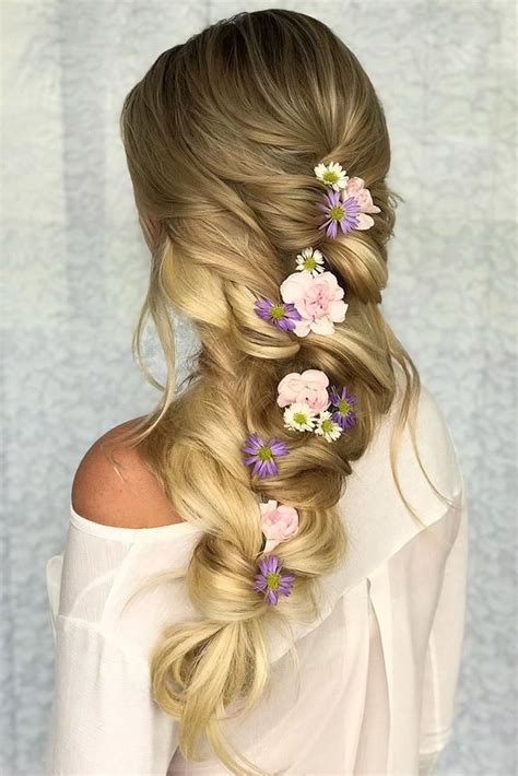 Wedding Hairstyles With Flowers 30 Looks And Expert Tips Wedding Hairstyles Flowers In Hair