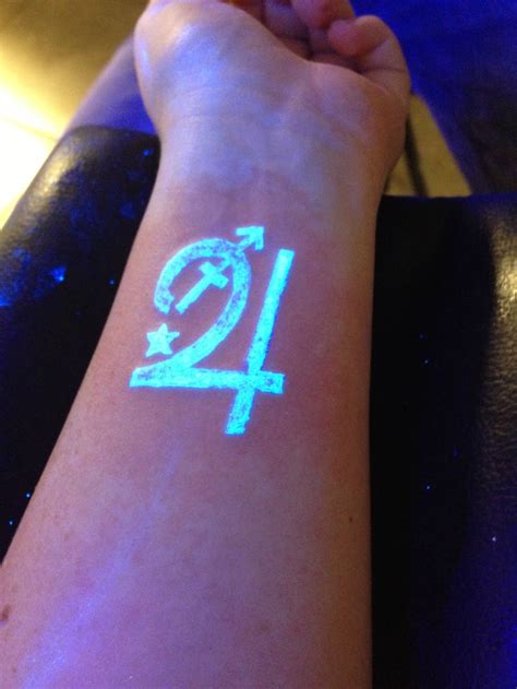 22 Jupiter Symbol Tattoo Bushiradarin