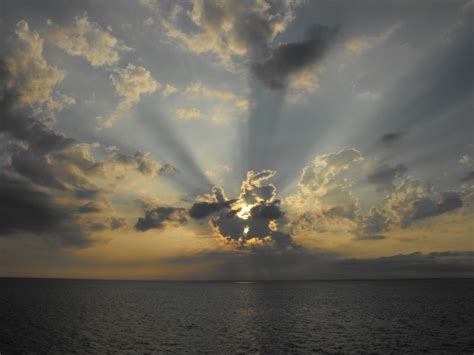Безплатна снимка плаж море крайбрежие океан хоризонт облак небе слънце изгрев залез