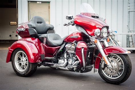 This trike is equipped with reverse. Pre-Owned 2017 Harley-Davidson Trike Tri Glide Ultra ...