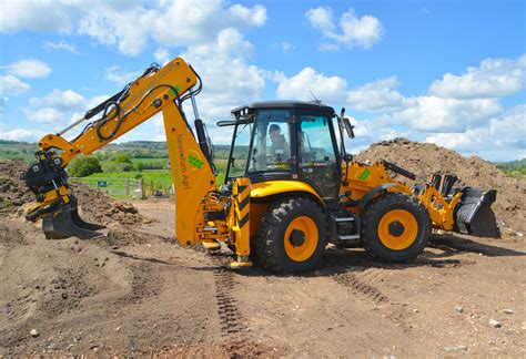 High Spec Jcb Backhoe Adds To Versatility Wheels And Fields