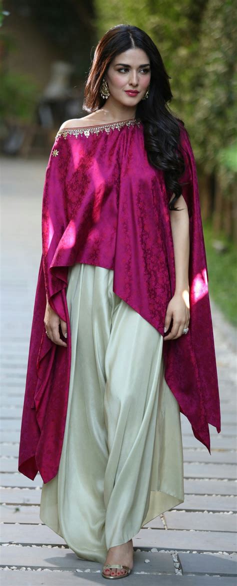 Pin By Rubi Na On Semi Formal Pakistani Fashion Indian Fashion Indian Designer Wear