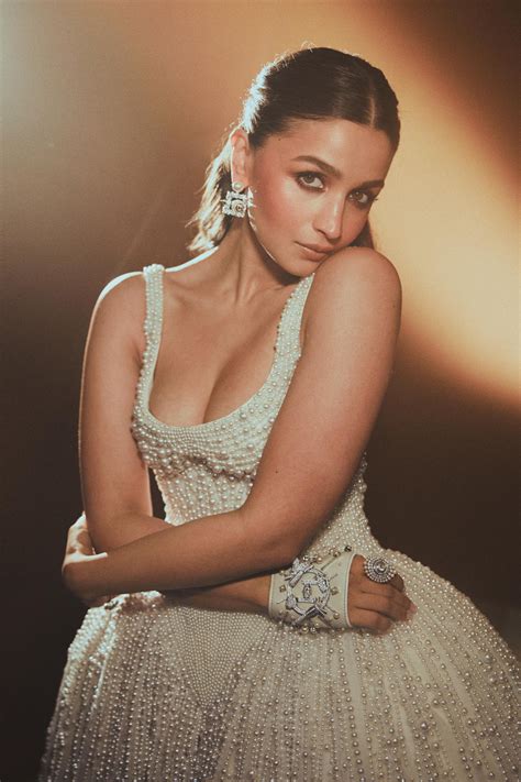 alia bhatt just made her met gala debut covered in pearls and wearing an edgy fingerless glove