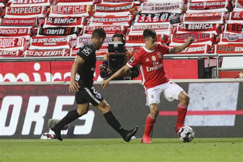See detailed profiles for benfica and santa clara. Benfica perde com o Santa Clara (3-4) e soma 4.ª derrota ...