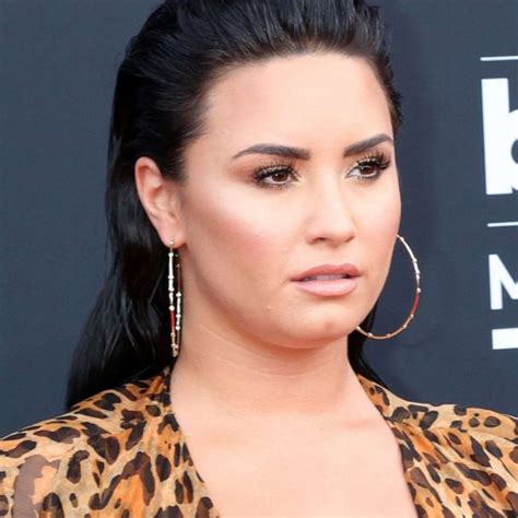 Demi Lovato Shares Makeup Free Selfie Reveals When They Feel Sexiest Abc News