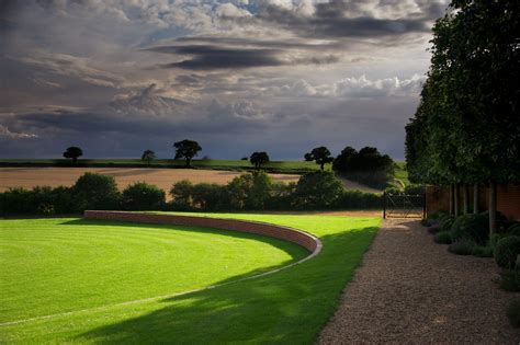 Thomas Hoblyn Landscape And Garden Design Uk Defining Your Open Space