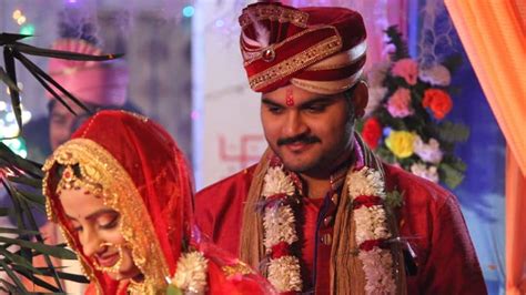 Akshara Singh Arvind Akela Kallus Wedding Pictures Go Viral Heres The Truth Behind Them