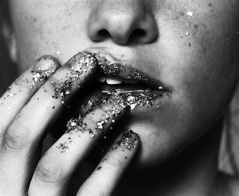 20 Awesome Self Portraits Glitter Photography Glitter Lips Glitter