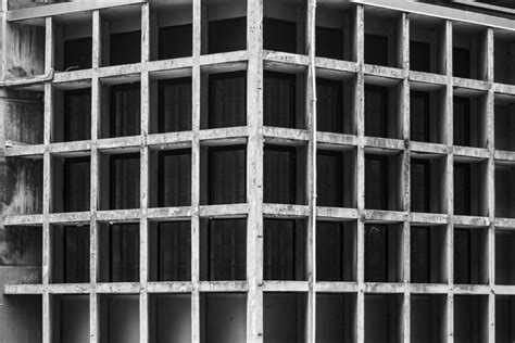Concrete Building · Free Stock Photo
