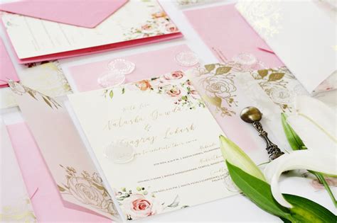 Pretty Floral Wedding Invites That Are Winning Us Over Planning