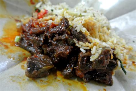 Nasi lemak is a dish originating in malay cuisine that consists of fragrant rice cooked in coconut milk and pandan leaf. Apabila Lensa ZulDeanz Berbicara: Gerai Nasi Lemak Longkang?