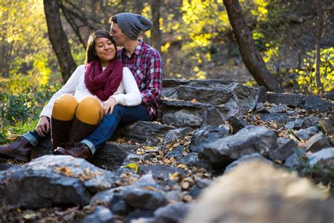 Fall Engagements In The Canyon Fall Engagement Couple Photos Engagement