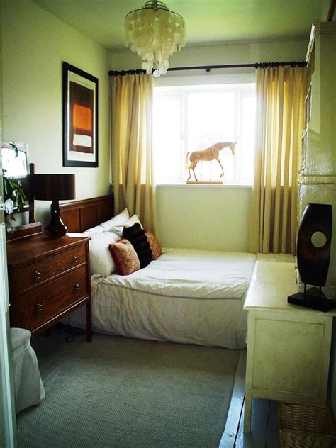efficient  attractive small bedroom designs page