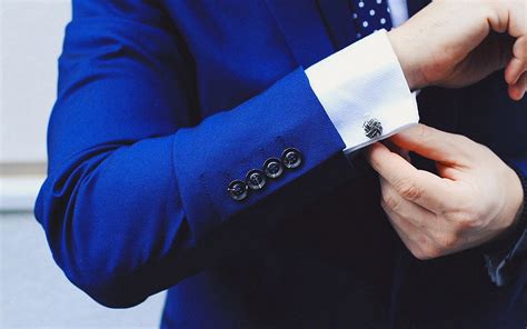 Everything You Need To Know About Cufflinks The Gentlemanual A