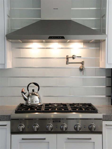 Stainless Steel Backsplash The Pros And The Cons 2022