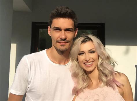 Ce a facut andreea balan cu un figurant. Andreea Balan si George Burcea au facut senzatie la Unica ...