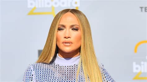 Jennifer Lopez Rocks 50 Inch Long Hair Extensions At Billboard Latin