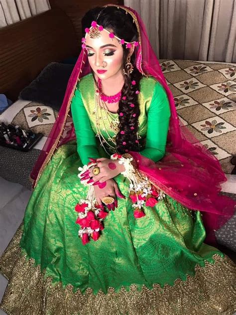 Pin By Peya On Holud Program Ideas Bridal Outfits Pakistani Wedding