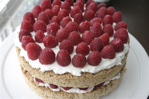 Deelicious Sweets Sunshine Raspberry Hazelnut Meringue Cake