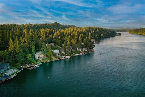 Lake Oswego Resembles A Resort Town Minus The Tourists In Portlands