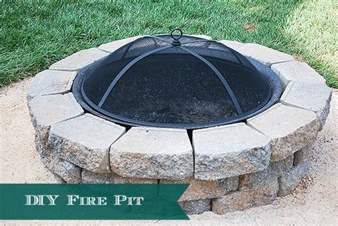 Everyone likes to hang out at the house with the best backyard fire pit in the fall. How to build a DIY a backyard fire pit | 11 Magnolia Lane