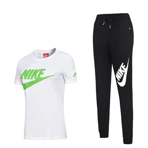 Un choix unique de survêtement nike gris disponible dans notre magasin. vetement sport nike femme pas cher