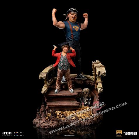 The Goonies Statue 110 Sloth And Chunk Deluxe 30cm