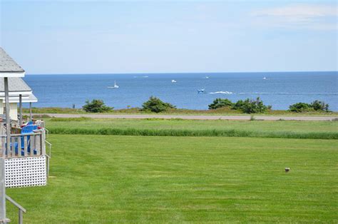 Lawrence, this broad natural sand beach stretches for 8 kilometres from the entrance to new london bay in the west, to the red sandstone cliffs at cavendish east in the east. Welcome to Cavendish Beach Cottages - Cavendish Beach Cottages