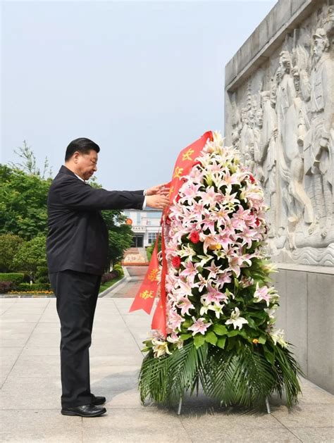 Xi jinping (*1953) is the general secretary of the communist party of china and the chairman of the central military commission, serving as the paramount leader of the people's republic of china. 习近平这41张图片被收入出版 - 中国日报网