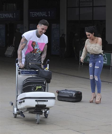 Stephanie Davis Is Reunited With Beau Jeremy Mcconnell Daily Mail Online