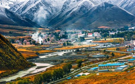 Plateau Snow Mountain In Western Sichuan Plateau Editorial Photography