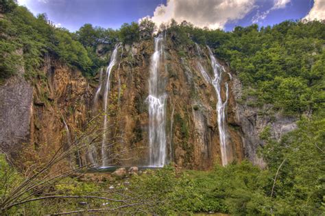 Großer Wasserfall Im Naturpark Plitvicer Seen Foto And Bild Landschaft