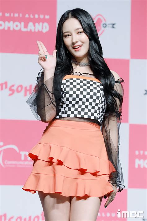 181007 낸시 nancy 모모랜드 momoland &#39;뿜뿜 bboom bboom&#39; 4k 60p fancam @ssireum festival by dafttaengk. 포토 모모랜드 낸시, 손 끝까지 블링블링 | MBC 연예