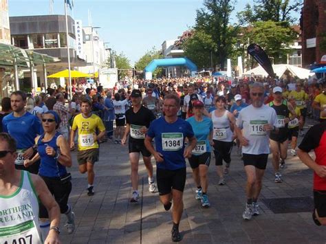 Krombacher o,0%, der natürliche durstlöscher mit o,0% alkohol. 6. Sparda-Bank City Marathon Bremerhaven 2010