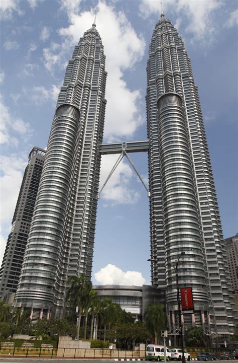 Petronas Twin Towers Time To Witness Some Architectural Beauties
