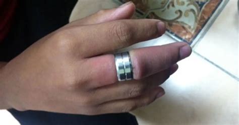 Remove A Ring Stuck On A Finger With 2 Common Objects Use The Same