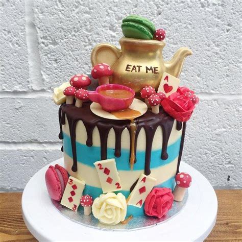 This year i made her this alice in wonderland cake. Alice in Wonderland Eat Me Cake | Anges de Sucre