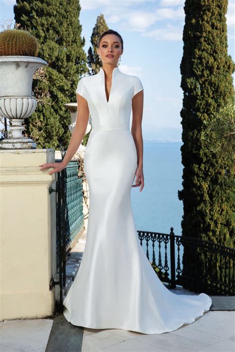 Check spelling or type a new query. Stil 88132: Reines Mikadokleid mit abnehmbarem Rock ...