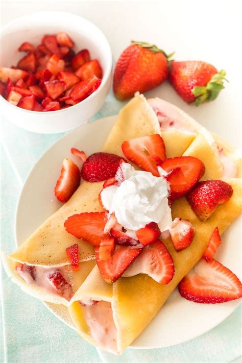 Strawberry Crepes With Cream Cheese Filling