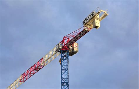 Strictly Cranes erects three new Raimondi tower cranes at Sydney ...