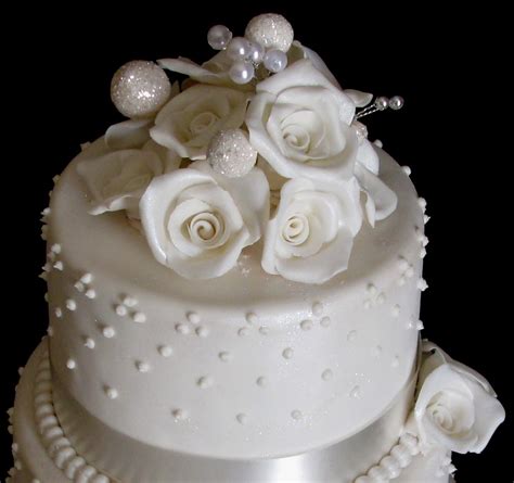 Sugarcraft By Soni Three Layer Wedding Cake White Roses