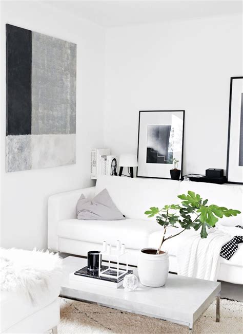 10 Beautiful Grey And White Living Rooms