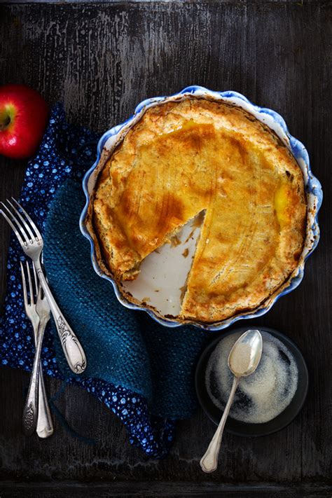 Click here to get your free copy now! Galette des rois for a queen | La Tartine Gourmande