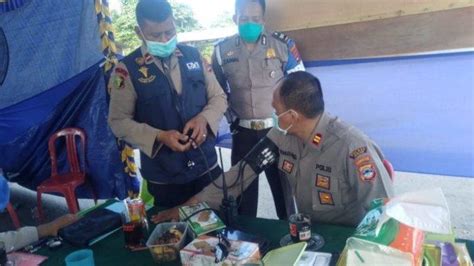 Petugas Posko Pengamanan Psbb Wilayah Kabupaten Banjar Dicek Kesehatan