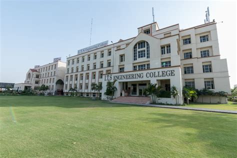 Fees Structure Of Its Engineering College 2024 Campus Option