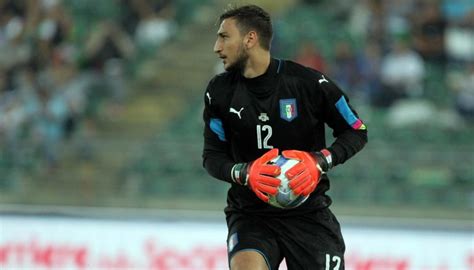 He made his serie b debut for nocerina on 1 november 2011 in a game against empoli. Donnarumma's Match Kit, Italy-France 2016 - CharityStars