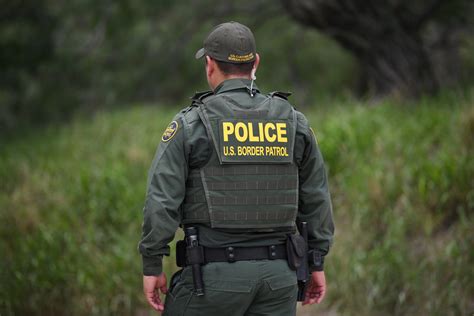 Us Begins Collecting Dna Information From Detained Migrants The Daily