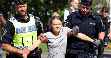 Greta Thunberg Fined For Disobeying Police At Climate Protest The New York Times