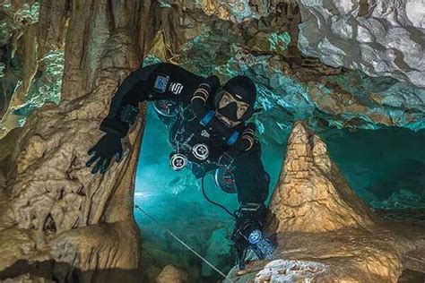 Going Beyond Alfred Minnaar Learns To Cave Dive Dive Magazine